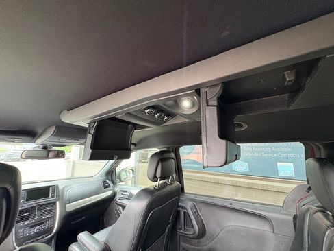 Used 2019 Dodge Grand Caravan GT image 19