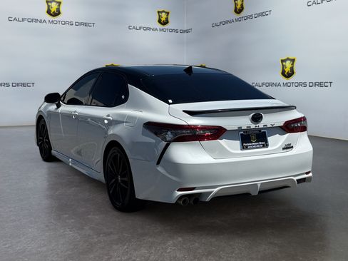 Used 2022 Toyota Camry XSE w/ Navigation Upgrade Package FWD image 3