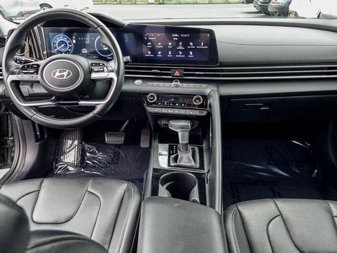 Used 2024 Hyundai Elantra Limited FWD image 9