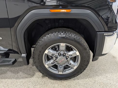 Used 2025 GMC Sierra 2500 SLT AWD/4WD image 15