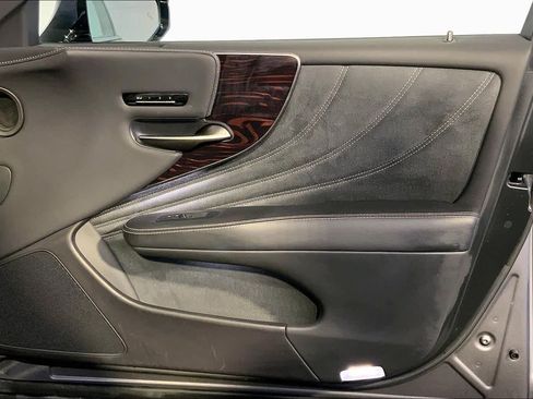 Used 2023 Lexus LS 500 AWD w/ Interior Upgrade Package image 23