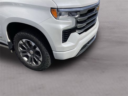 Used 2024 Chevrolet Silverado 1500 High Country w/ Technology Package image 34