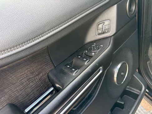 Used 2019 Ford Expedition Max Limited RWD image 11