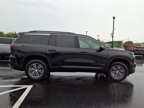 Used 2024 Chevrolet Traverse LT FWD image 28