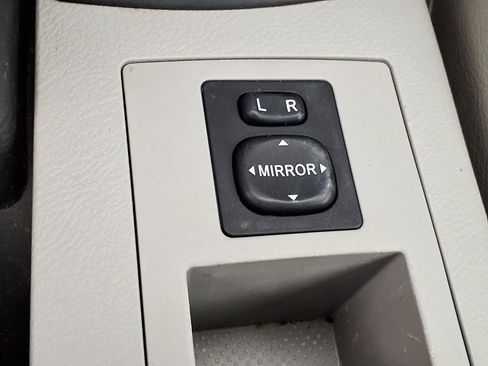 Used 2008 Toyota RAV4 Limited FWD image 24