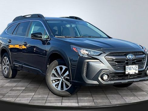 Used 2024 Subaru Outback Premium AWD/4WD image 3