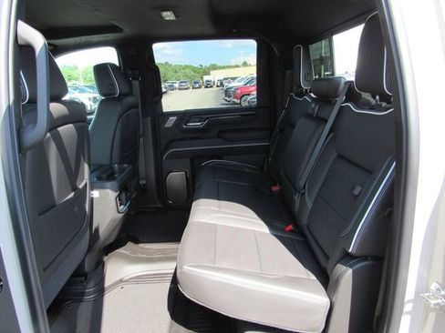 Certified 2026 GMC Sierra 2500 AT4X w/ LPO, Black Badging Package AWD/4WD image 35