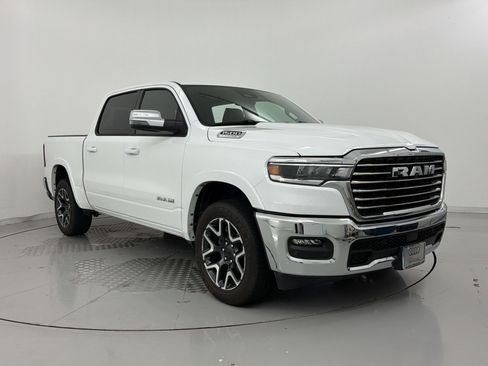 Used 2026 RAM 1500 Laramie AWD/4WD image 7