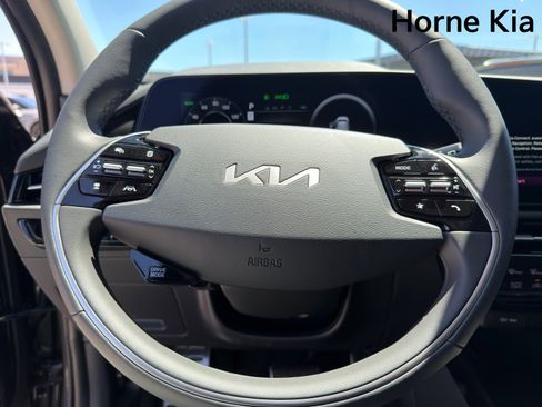 New 2026 Kia Niro Wave FWD image 12