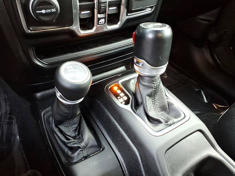 Used 2021 Jeep Wrangler Unlimited Sahara AWD/4WD image 21