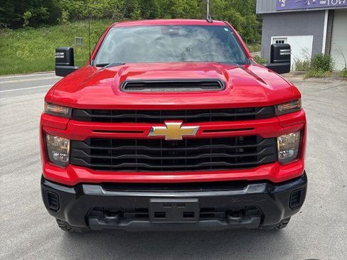 Used 2024 Chevrolet Silverado 2500 Custom w/ Custom Value Package AWD/4WD image 8