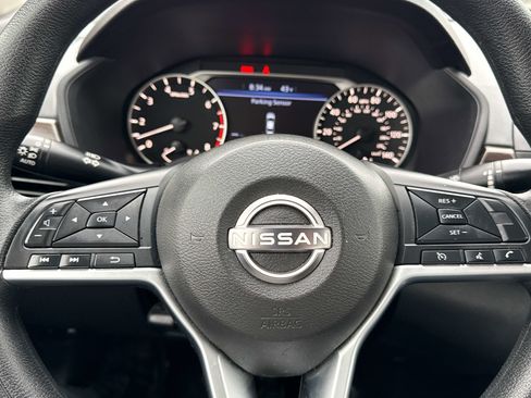 Used 2024 Nissan Altima 2.5 SV FWD image 23