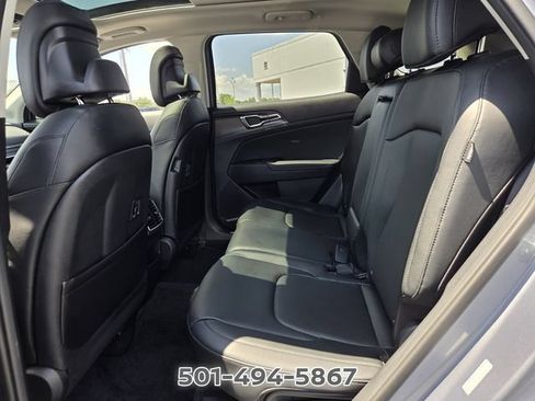Used 2025 Kia Sportage EX w/ Premium Package FWD image 12