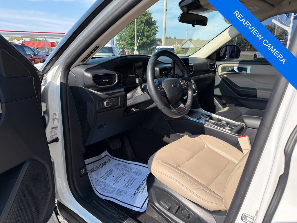 Used 2020 Ford Explorer XLT w/ Equipment Group 202A AWD/4WD image 18