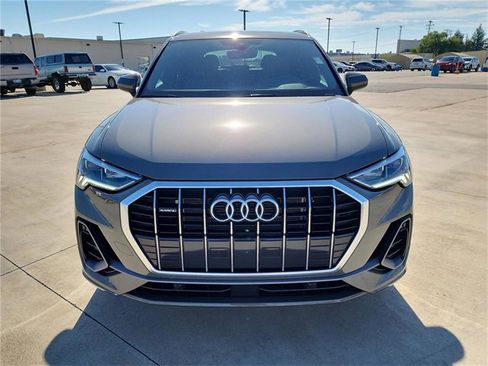 Certified 2025 Audi Q3 2.0T Premium w/ Convenience Package image 2