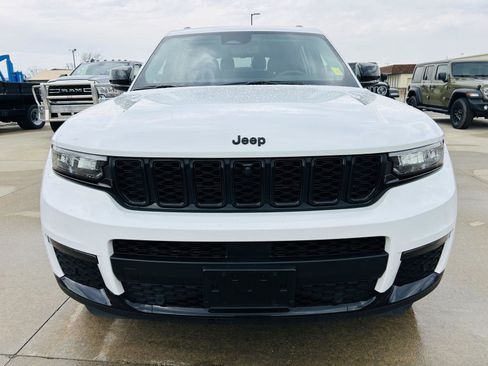 Used 2023 Jeep Grand Cherokee L Limited w/ Luxury Tech Group II image 40