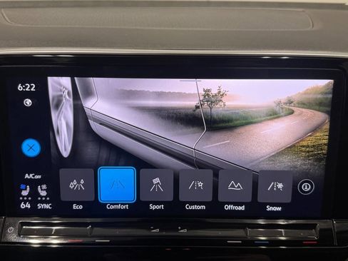 Used 2024 Volkswagen Atlas SE image 48