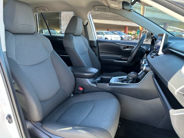 Used 2025 Toyota RAV4 XLE AWD/4WD image 10