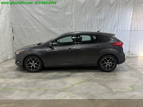 Used 2017 Ford Focus SEL w/ Cold Weather Package FWD image 13