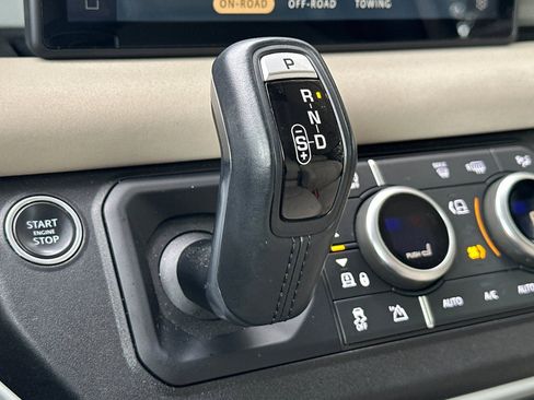 Used 2021 Land Rover Defender 90 First Edition image 24