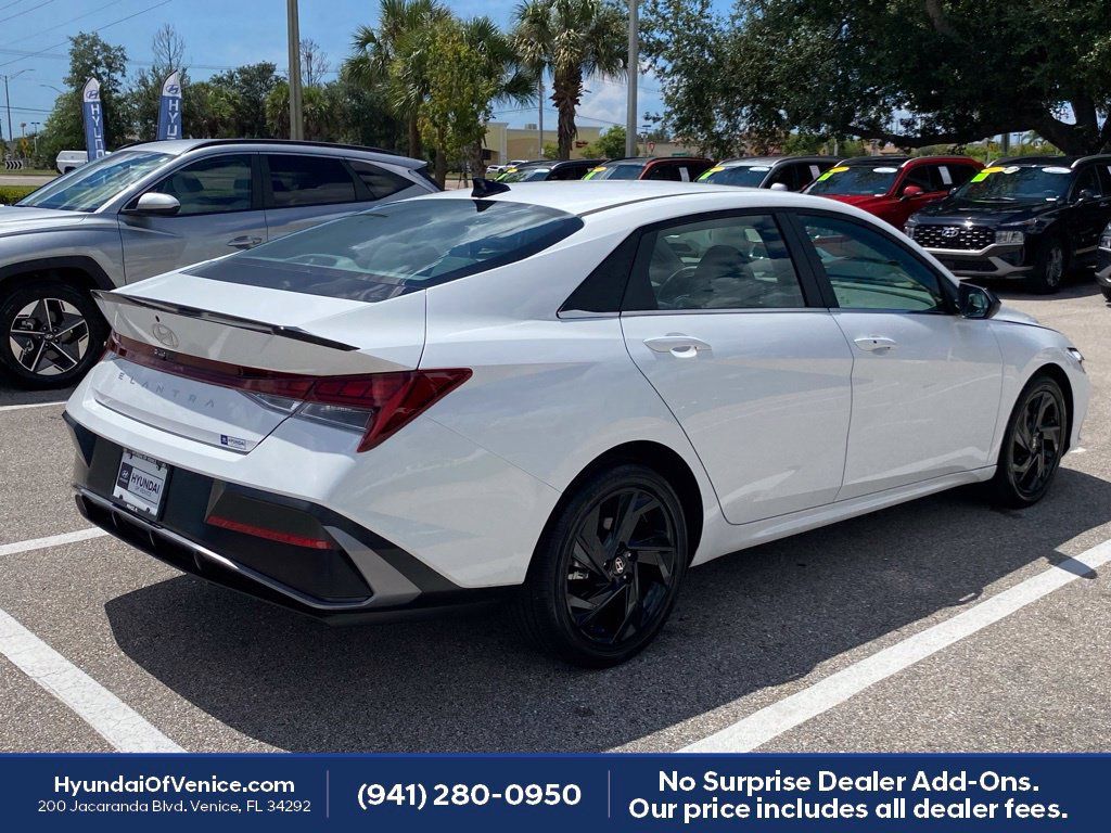 Certified 2026 Hyundai Elantra SEL Sport Premium FWD image 31