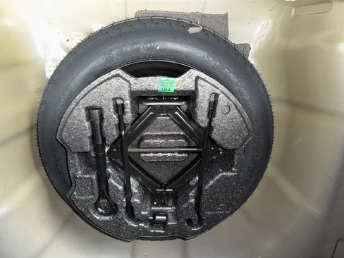 Used 2024 Hyundai Elantra SEL image 23