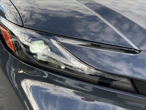 Used 2025 Toyota Camry SE image 27
