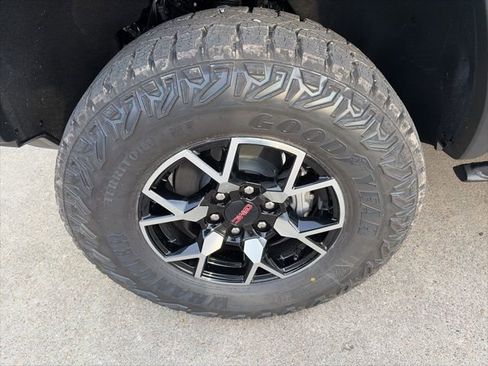 New 2026 GMC Canyon AT4X image 10