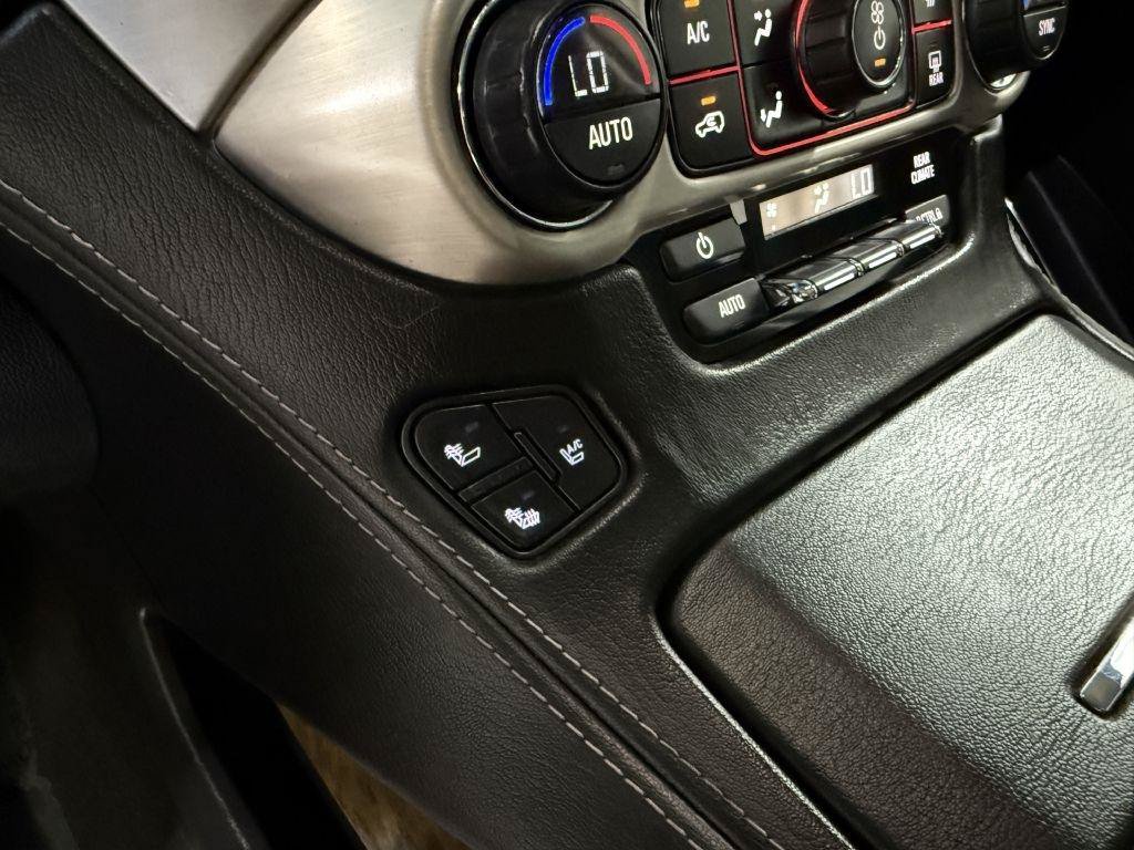 Used 2015 GMC Yukon XL Denali w/ Touring Package AWD/4WD image 27