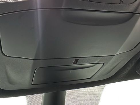 Used 2024 Chrysler Pacifica Select image 38