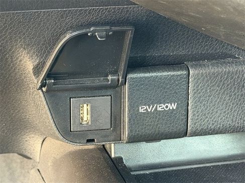 Used 2024 Toyota Camry SE image 18