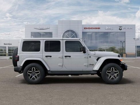 New 2026 Jeep Wrangler Unlimited Sahara AWD/4WD image 21