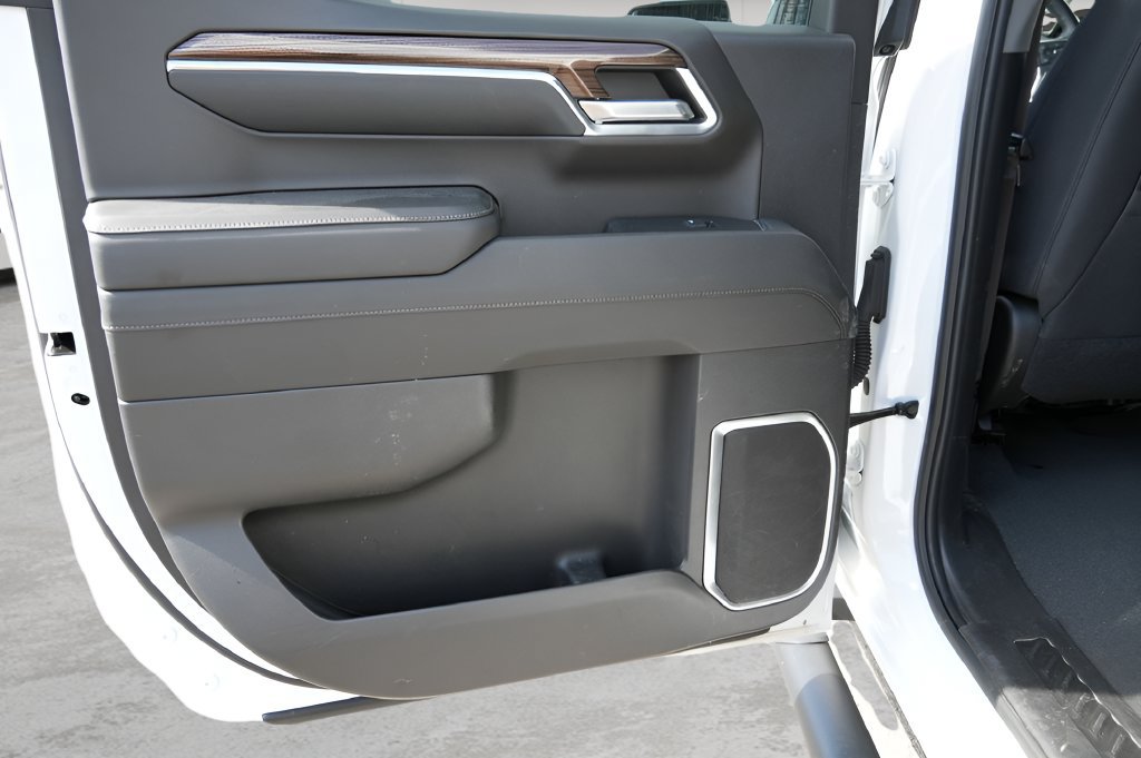 Used 2024 Chevrolet Silverado 1500 RST AWD/4WD image 14