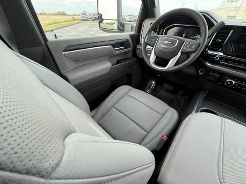 New 2026 GMC Sierra 3500 SLT w/ SLT Premium Package image 23