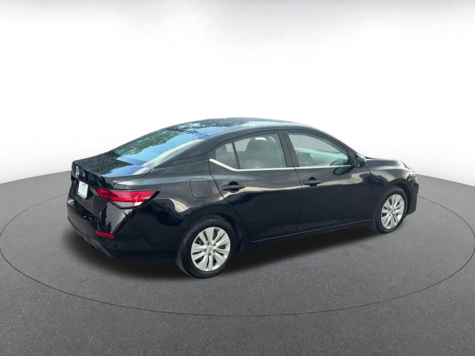 Used 2025 Nissan Sentra S FWD image 14