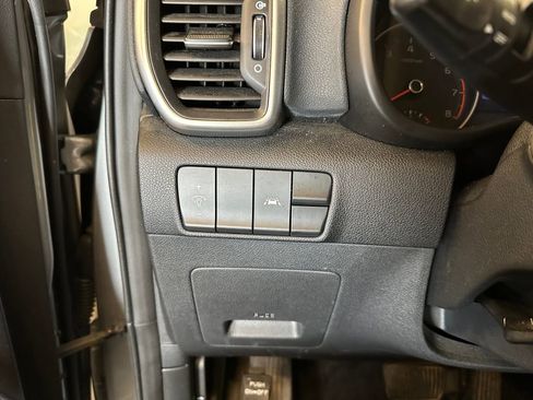 Used 2020 Kia Sportage LX AWD/4WD image 18