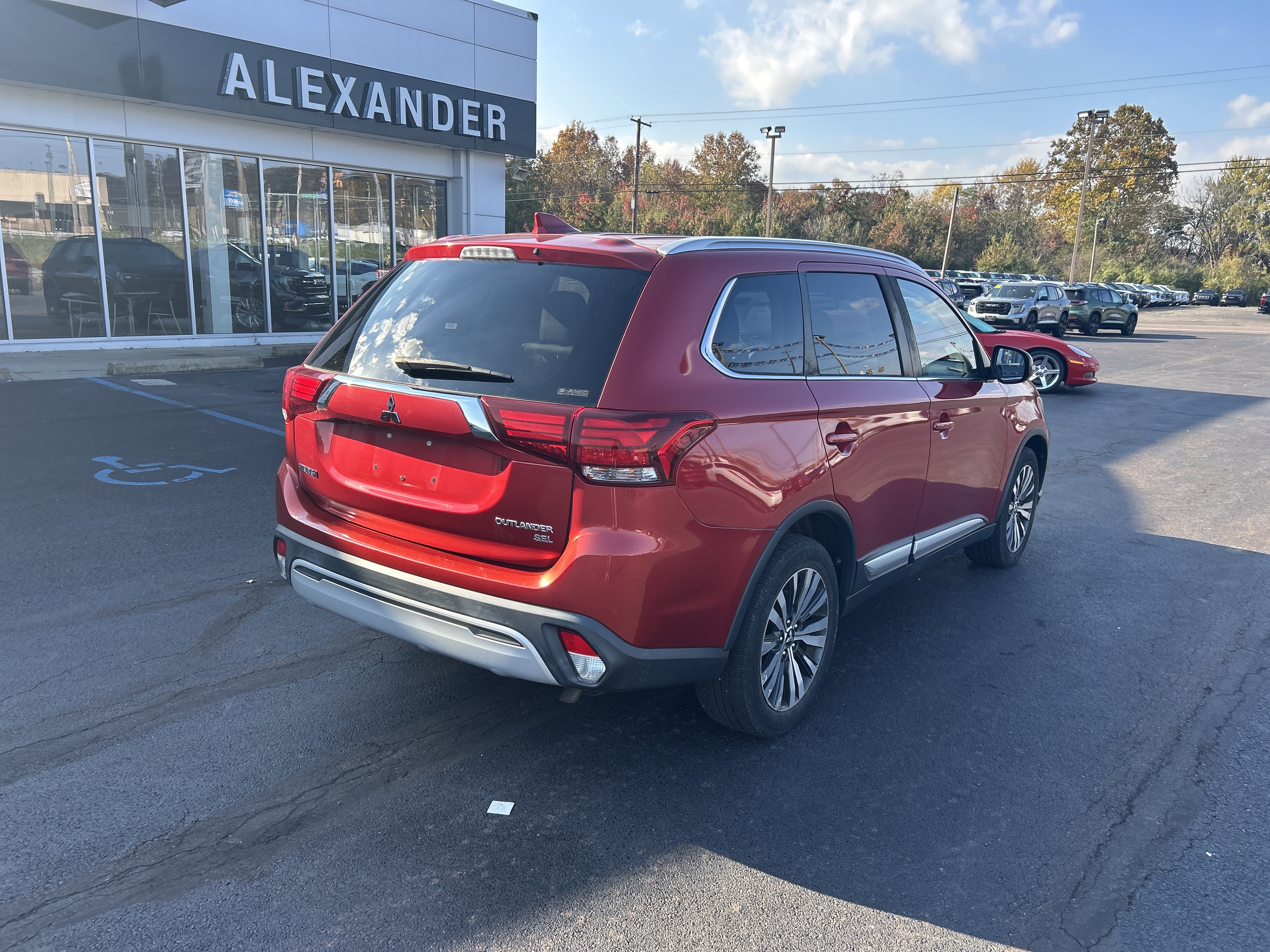 Used 2019 Mitsubishi Outlander ES AWD/4WD image 3