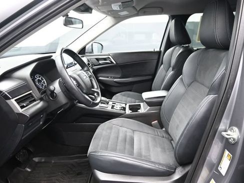 Used 2022 Mitsubishi Outlander SE AWD/4WD image 6