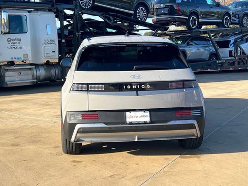 New 2026 Hyundai Ioniq 5 SE image 10