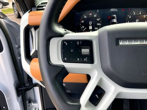 Used 2023 Land Rover Defender 110 X-Dynamic SE image 22