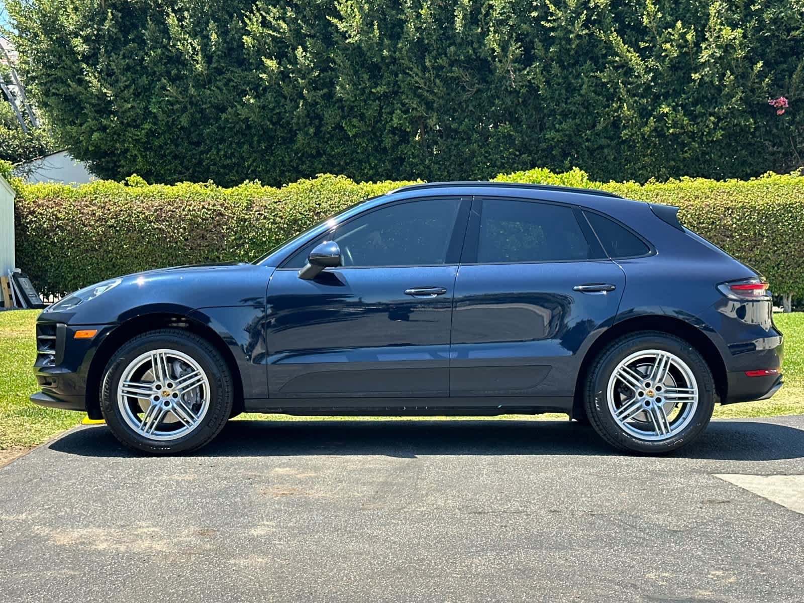 Used 2021 Porsche Macan AWD/4WD image 2