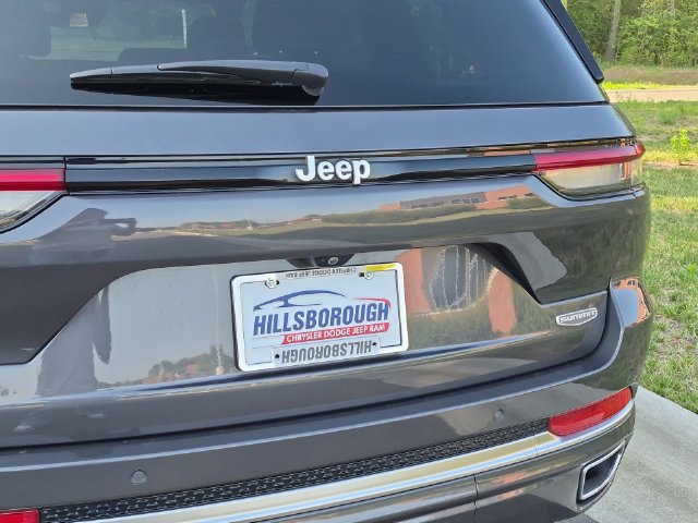 Used 2025 Jeep Grand Cherokee Summit AWD/4WD image 22