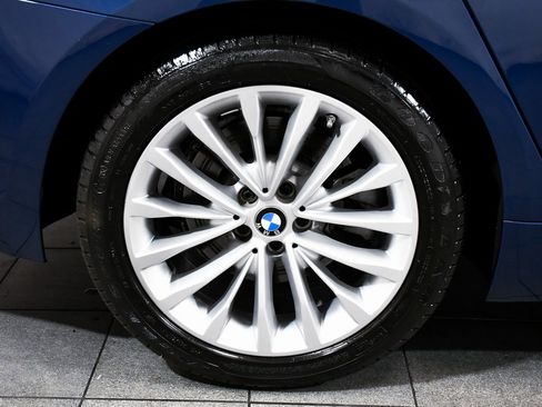 Used 2023 BMW 530i xDrive w/ Premium Package image 8