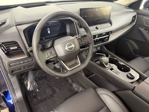Used 2026 Nissan Rogue Platinum w/ Platinum Premium Package AWD/4WD image 18