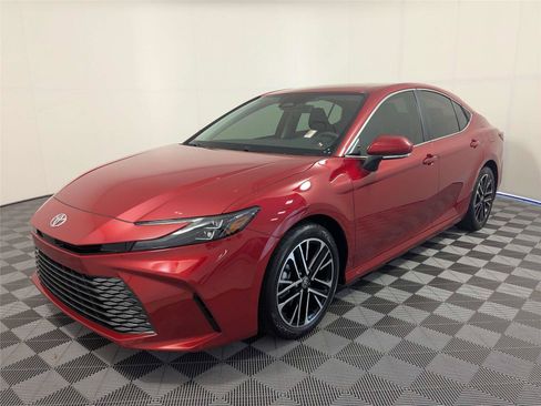 Used 2026 Toyota Camry XLE FWD image 2