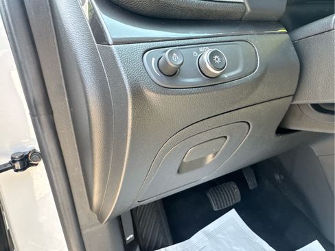 Used 2021 Buick Encore Preferred w/ Safety Package II FWD image 24