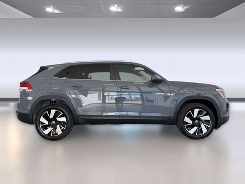 Used 2026 Volkswagen Atlas Cross Sport SE FWD image 8