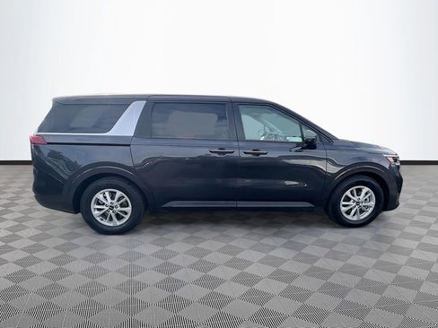 Used 2024 Kia Carnival LX FWD image 8