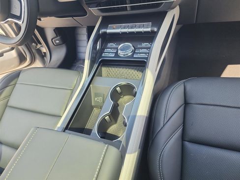 New 2025 Lincoln Nautilus Premier w/ Equipment Group 102A image 26