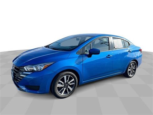 Used 2023 Nissan Versa SV image 1